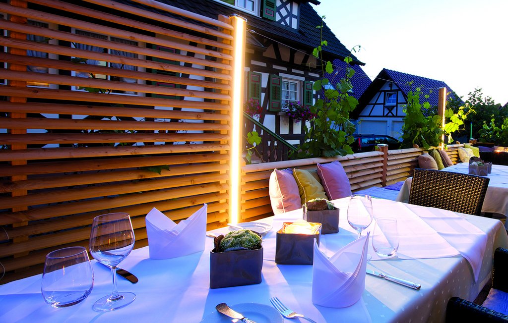 Sichtschutz aus Holz auf einer Terrasse